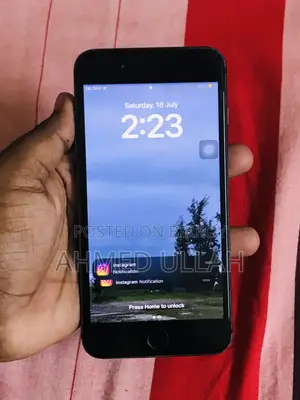 Apple iPhone 8 Plus 64 GB Black