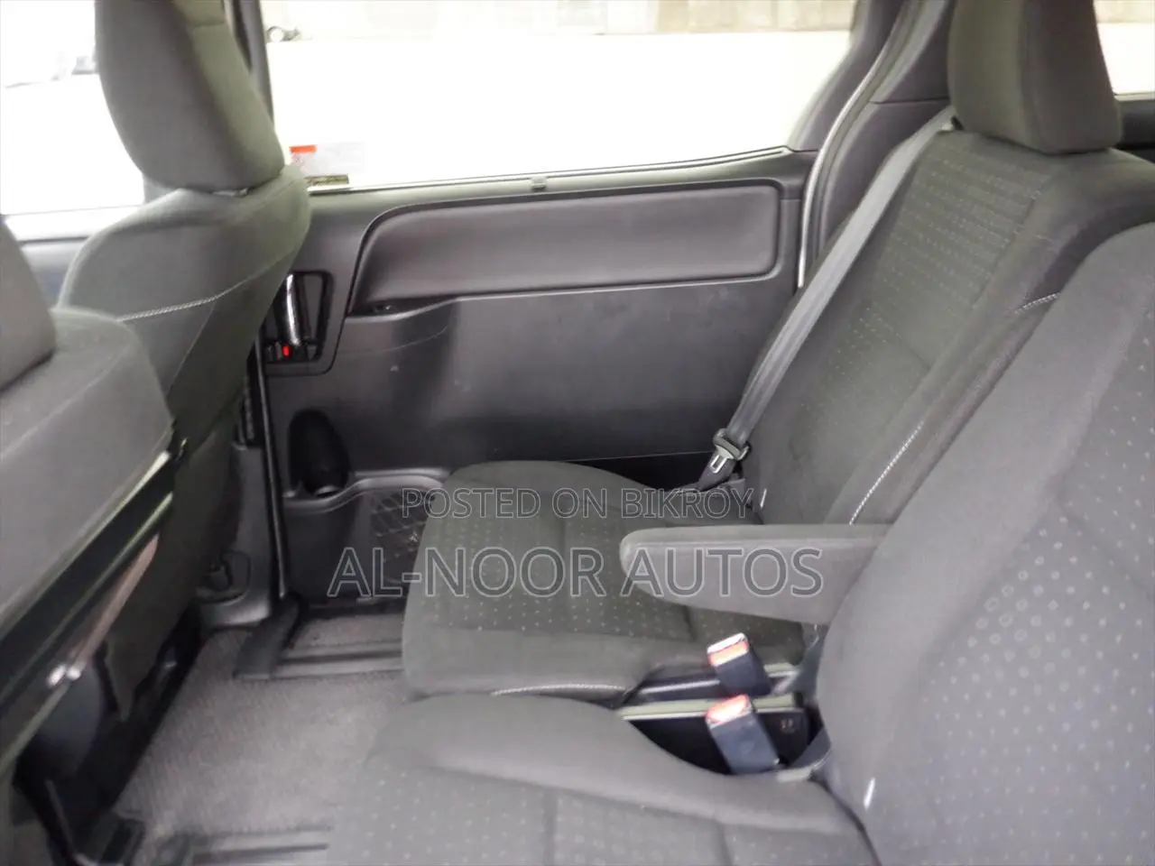 Toyota Voxy 2021 White