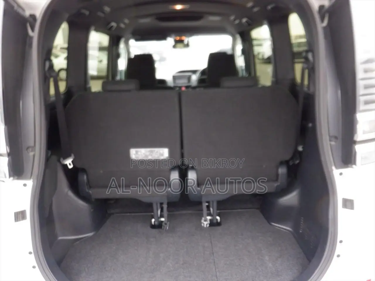 Toyota Voxy 2021 White