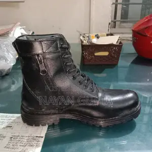 পিওর লেদার ট্র্যাকিং বুট। শুধুমাত্র ৪২ সাইজ।