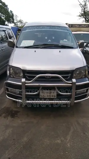 Toyota Noah 2001 Silver