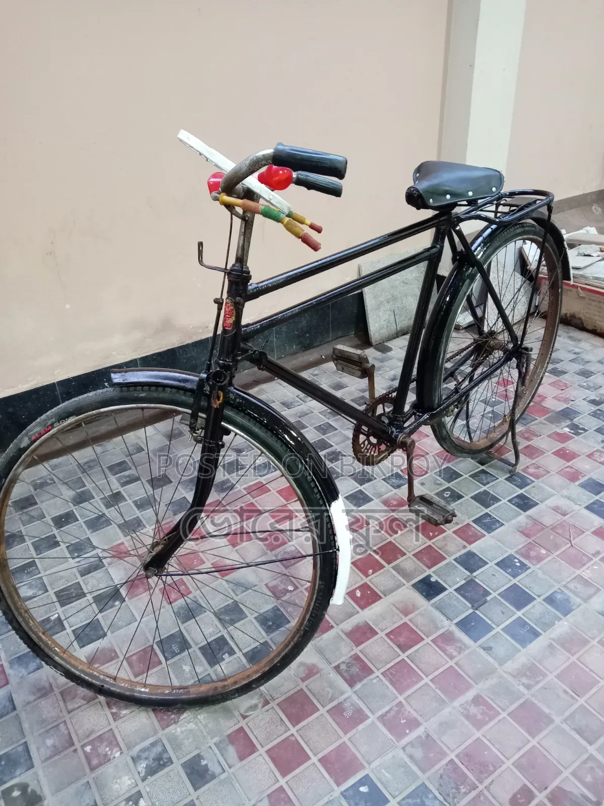 Phonix সাইকেলটি বিক্রি হবে।