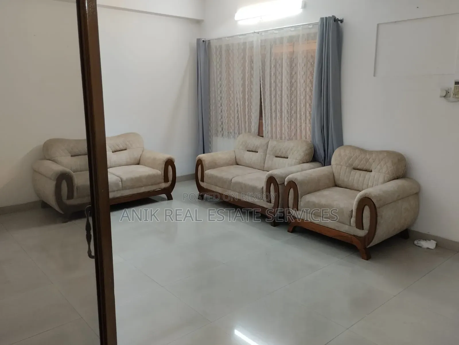 গুলশানের অনিক রিয়েল এস্টেটে ভাড়ার জন্য ফার্নিশড ৩ বেডরুমের অ্যাপার্টমেন্ট