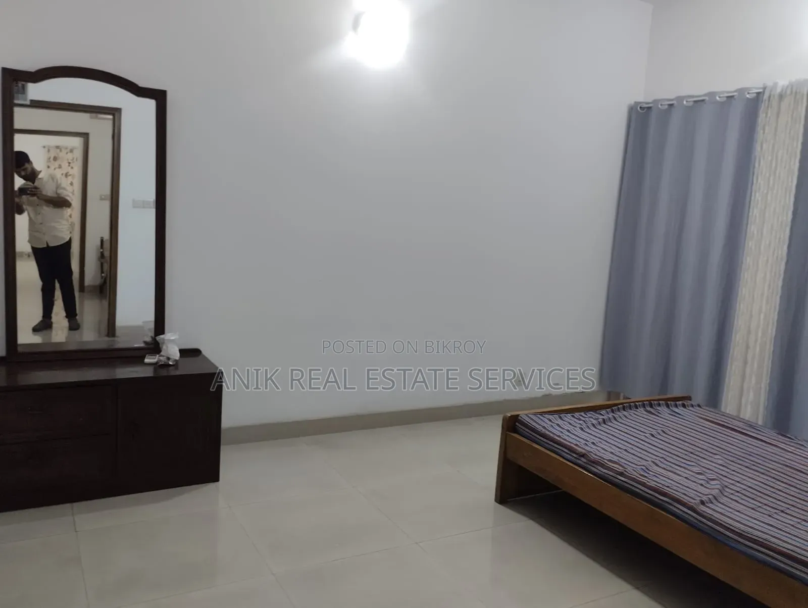 গুলশানের অনিক রিয়েল এস্টেটে ভাড়ার জন্য ফার্নিশড ৩ বেডরুমের অ্যাপার্টমেন্ট