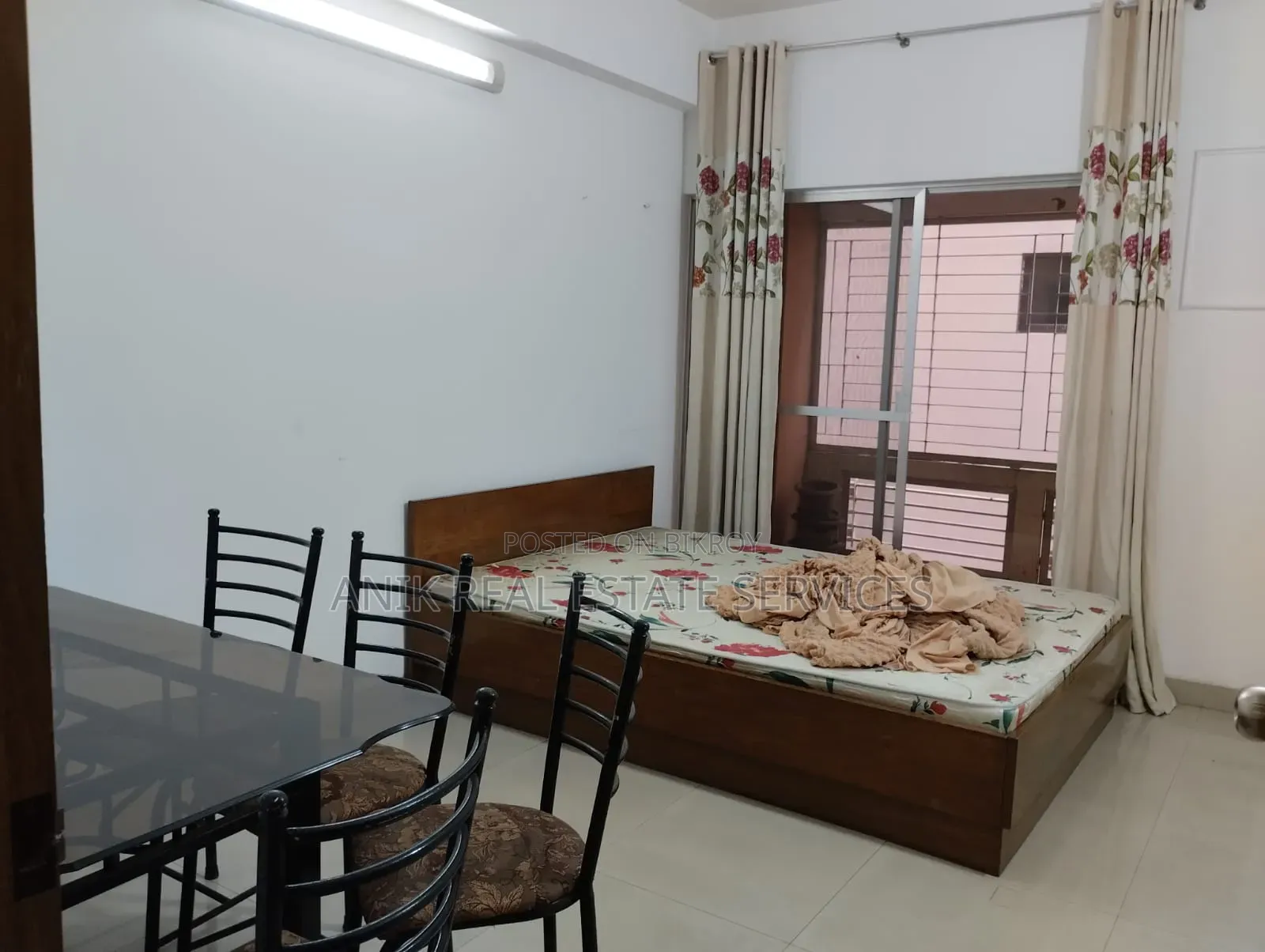 গুলশানের অনিক রিয়েল এস্টেটে ভাড়ার জন্য ফার্নিশড ৩ বেডরুমের অ্যাপার্টমেন্ট