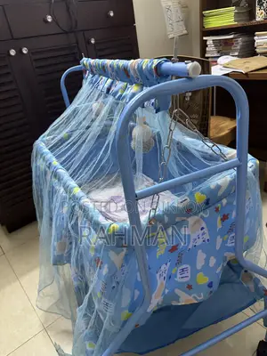 বাচ্চাদের দোলনা