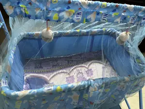 বাচ্চাদের দোলনা