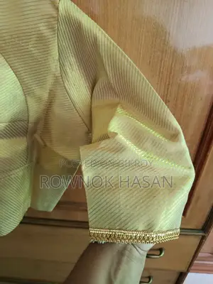 গোল্ডেন রঙের ব্লাউজ