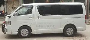 Toyota HiAce 2012