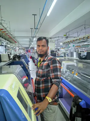 একজন সুপারভাইজার দরকার।