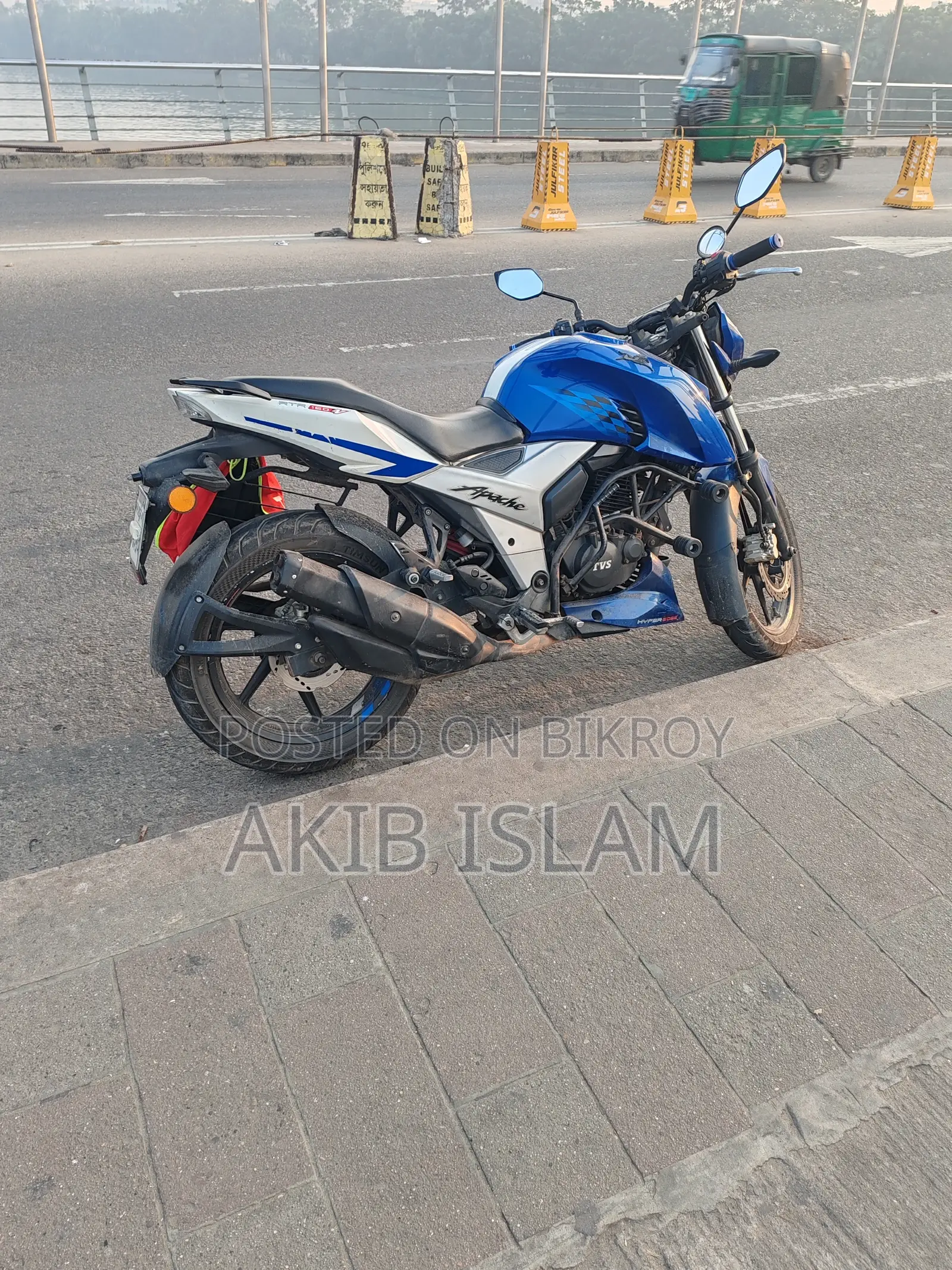 টিভিএস অ্যাপাচি আরটিআর ১৬০ ৪ভি ২০১৯ নীল