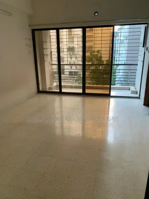 গুলশান ১, ঢাকায় ভাড়ার জন্য প্রিমিয়াম ২,২০০ বর্গফুটের ডুপ্লেক্স অফিস