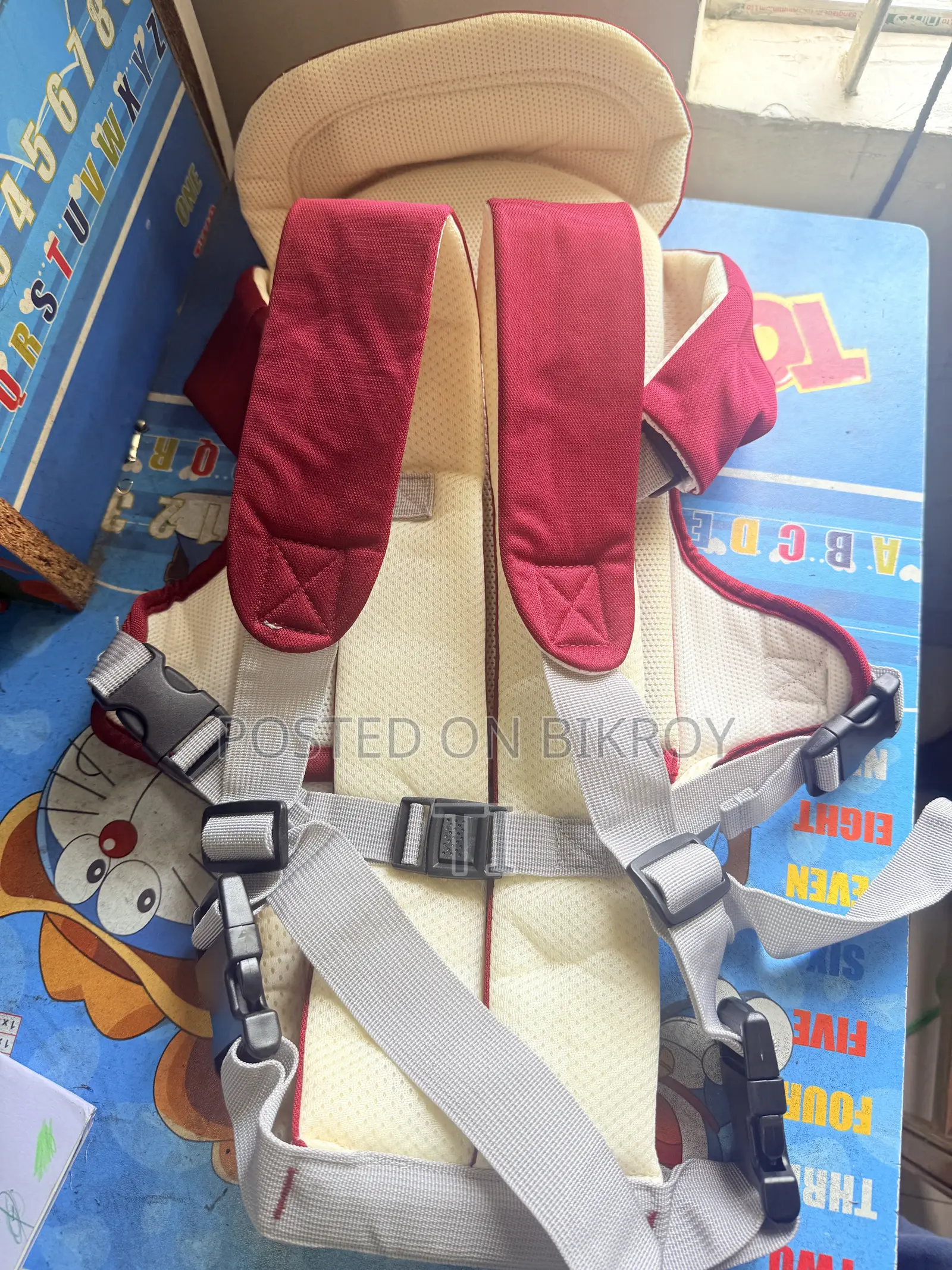 একটা বেবি ক্যারিং ব্যাগ