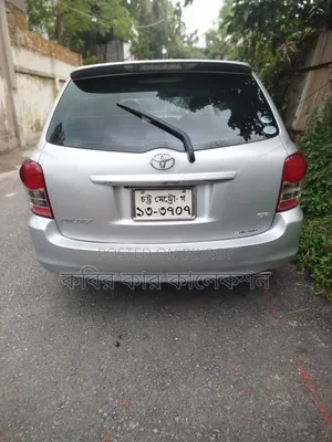টয়োটা করোলা ফিল্ডার ২০১১ সিলভার