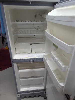 ওয়ালটন সিলভার, গ্রে কালার ফ্রস্ট ২০৭ লিটার।