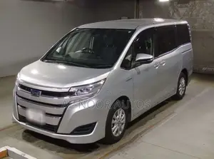 Toyota Noah 2021 Silver