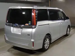 Toyota Noah 2021 Silver