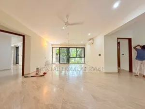 গুলশানে ৪ বেডরুমের সেমি-ফার্নিশড অ্যাপার্টমেন্ট ভাড়ার জন্য