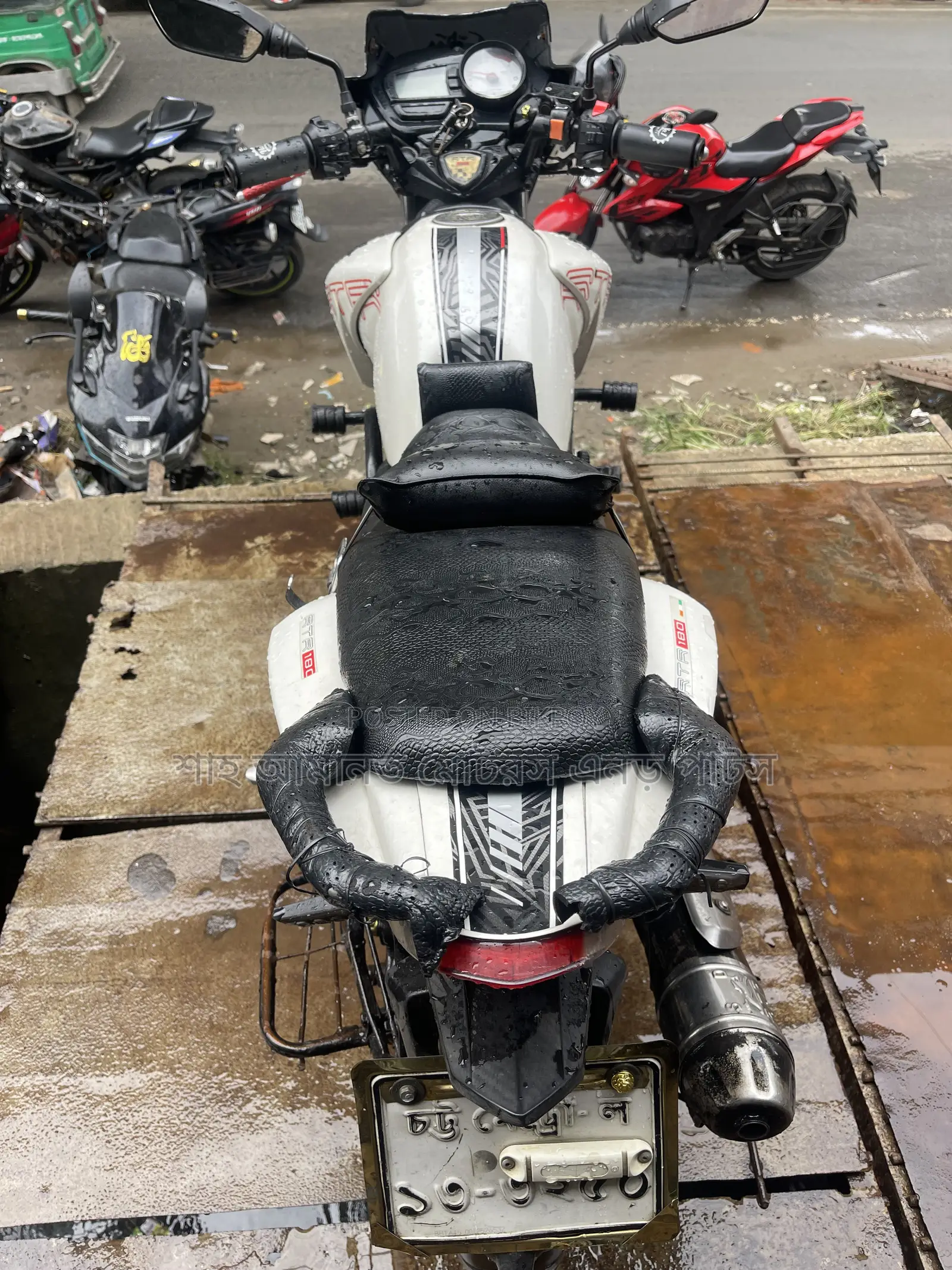 TVS Apache RTR 160 2V 2017 White