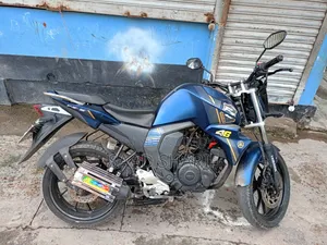 ইয়ামাহা এফজেড ২০১৮ ব্লু