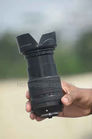 Nikon D5300 + 18-140mm Vr + 70-300mm Zoom Lens