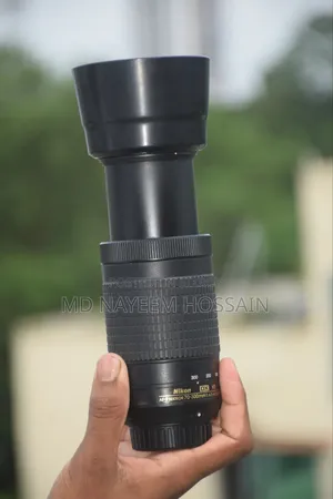 Nikon D5300 + 18-140mm Vr + 70-300mm Zoom Lens
