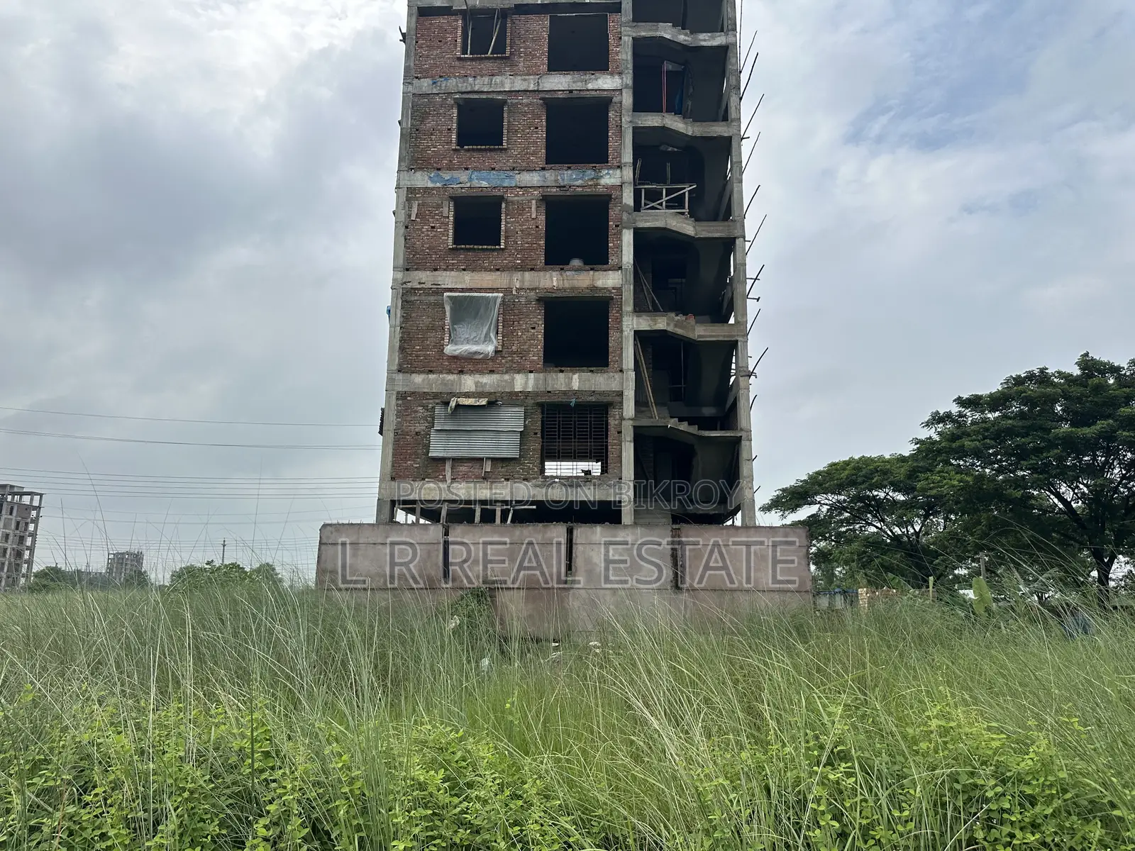 এন-ব্লক, ৩ কাঠা, পূর্বমুখী, বাজার প্রতিদিনের কাছে, বসুন্ধরা