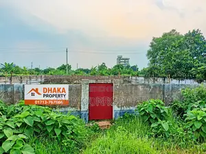 সেক্টর-১৫ তে ৩০০ ফুট রাস্তার কাছে ৩ কাঠা লেক সাউথ প্লট