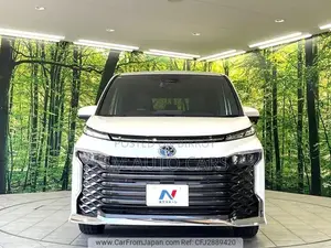 Toyota Voxy Hybrid S-G 2-Wheel Drive 7-Seater 2022 Pearl