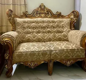 ব্র্যান্ড নিউ সোফা