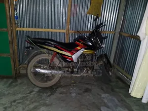 মহিন্দ্রা সেঞ্চুরো ২০১৮ বেগুনি