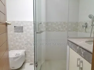 ৩ বেডরুমের অ্যাপার্টমেন্ট সেমি-ফার্নিশড ভাড়ার জন্য
