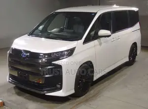 Toyota Noah 2024 Pearl