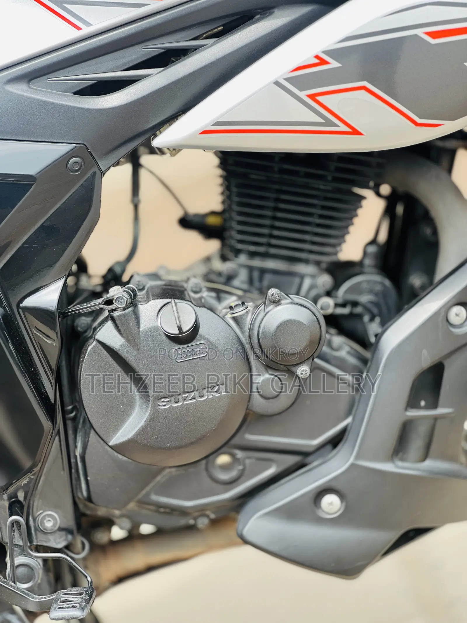 Suzuki 2025 Orange