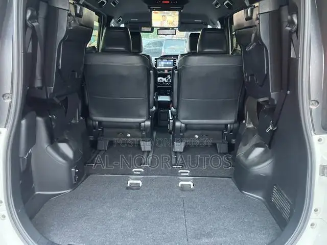 Toyota Esquire 2021 Pearl
