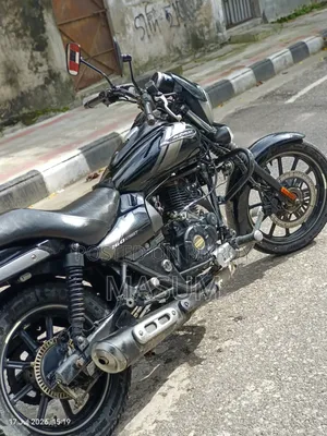Bajaj Avenger 160 Street 2022 Black