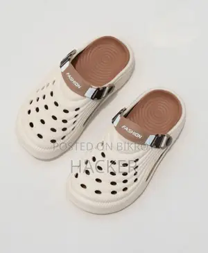 Non-Slip Crocs (Cream-42_43)