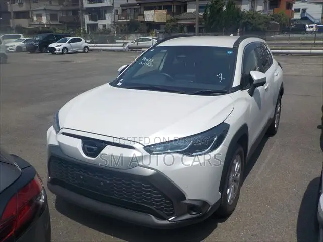 টয়োটা করোলা ক্রস ২০২৪ পার্ল