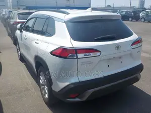 টয়োটা করোলা ক্রস ২০২৪ পার্ল