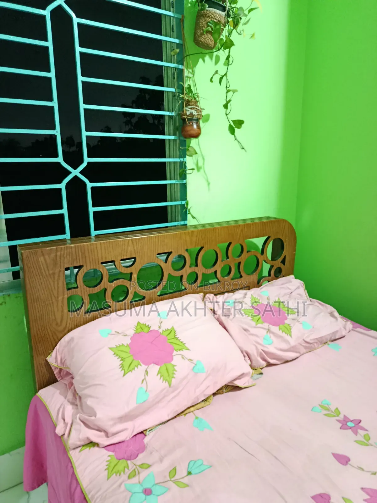 Semi Double Bed