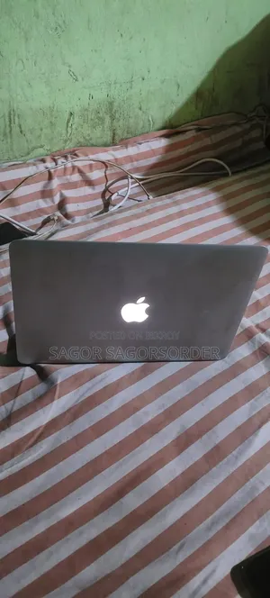 Laptop Apple MacBook 2015 8GB Intel Core i5 HDD+SSD 256GB