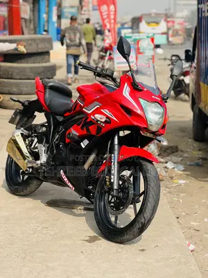 সুজুকি জিক্সার এসএফ ২০১৮ রেড