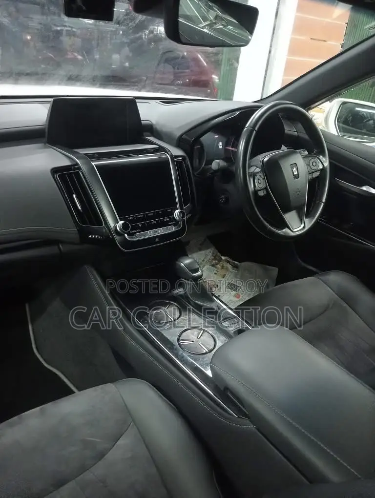 Toyota Crown 2020 Pearl