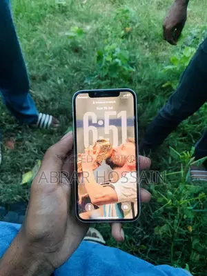 অ্যাপল আইফোন ১২ ১২৮ জিবি হোয়াইট