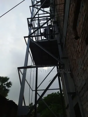 Cargo Lift