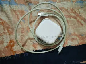 আইফোন চার্জার ২০ ওয়াট