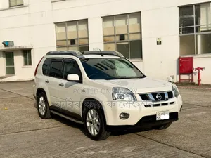 Nissan X-Trail 2011 Pearl