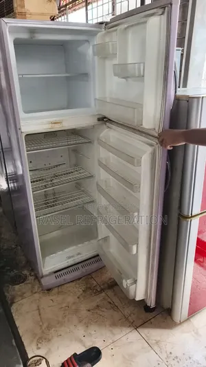 ১৬ সিএফটি রানিং হেয়ার ফ্রিজ বিক্রি করা হবে।