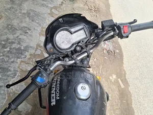 রানার রয়্যাল+ ভি২ ২০২২ ব্ল্যাক