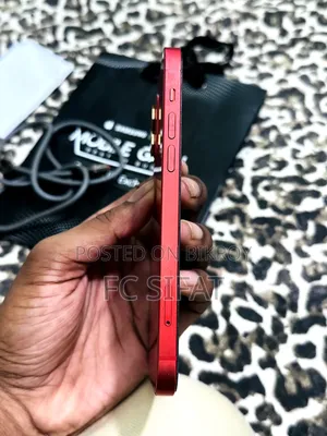 Apple iPhone 12 64 GB Red